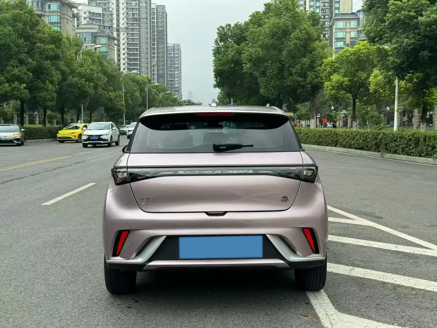 2023 BYD DOLPHIN thumbnail 4