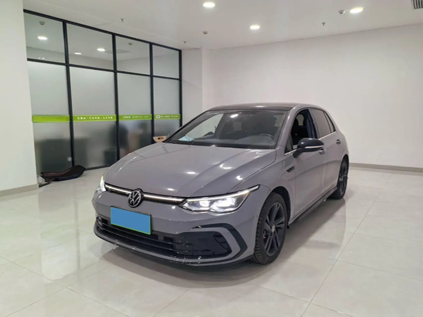 2021 VOLKSWAGEN GOLF view 1