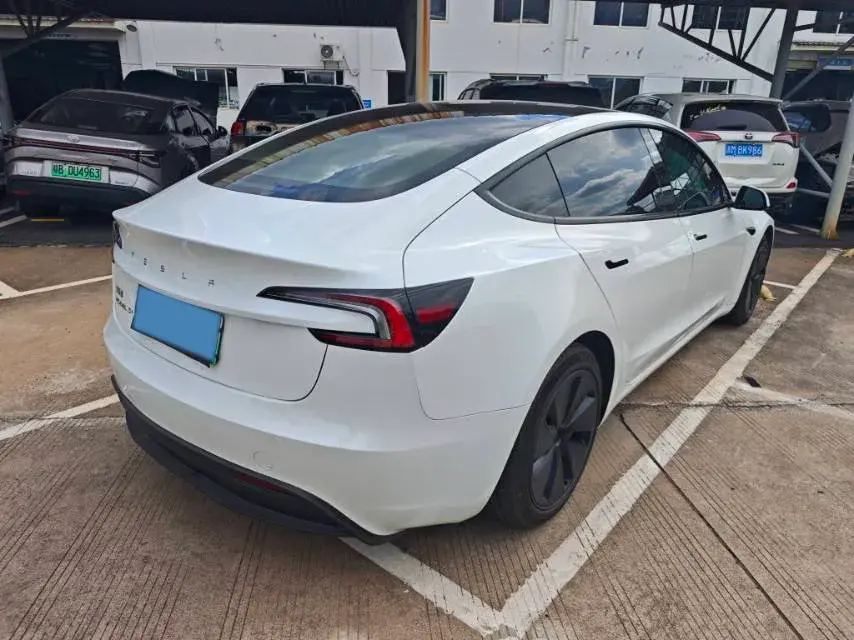 2023 TESLA MODEL thumbnail 4