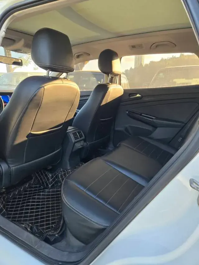 2021 JETTA VS7 thumbnail 3