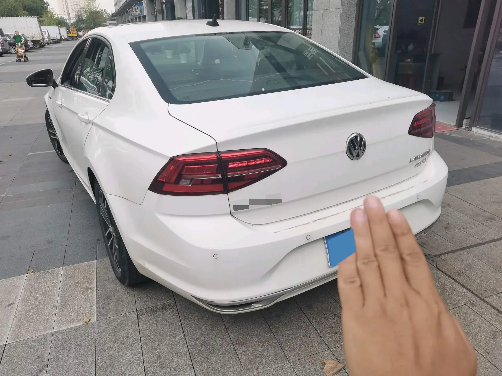 2021 VOLKSWAGEN LAMANDO thumbnail 4