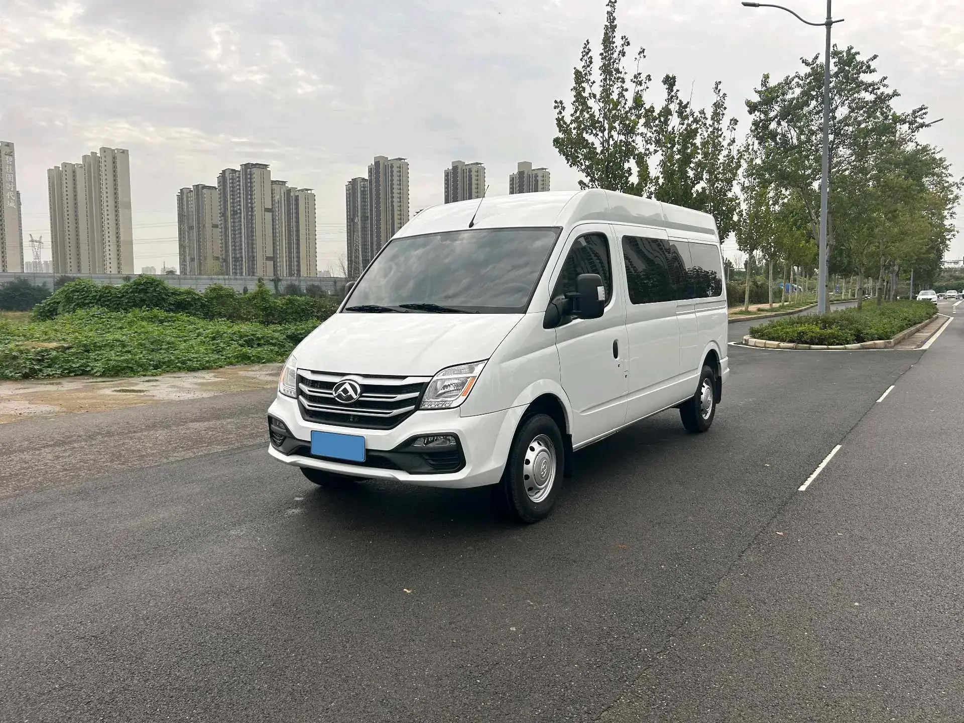 2024 MAXUS XINTU view 1