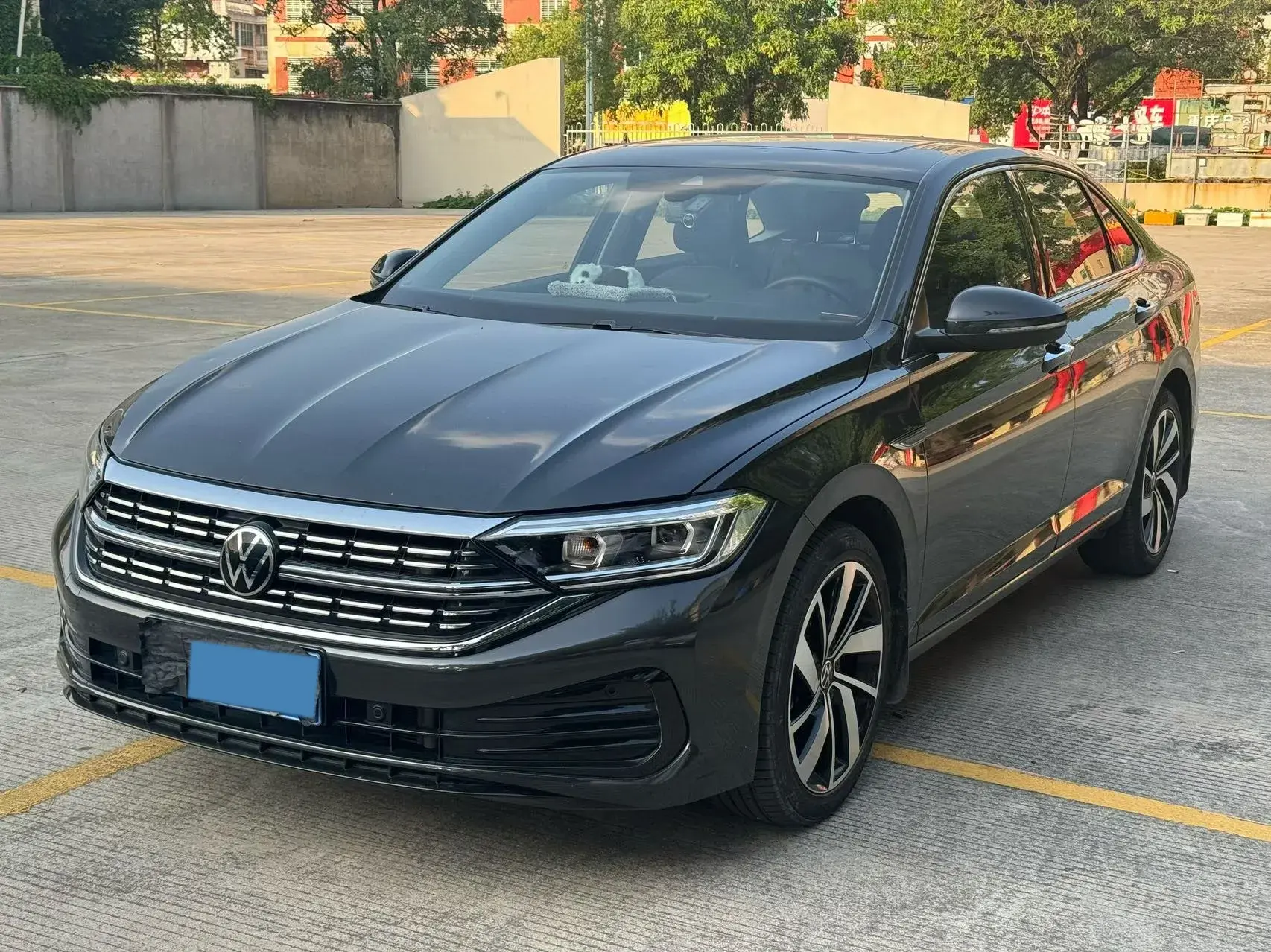 2023 VOLKSWAGEN SAGITAR view 1