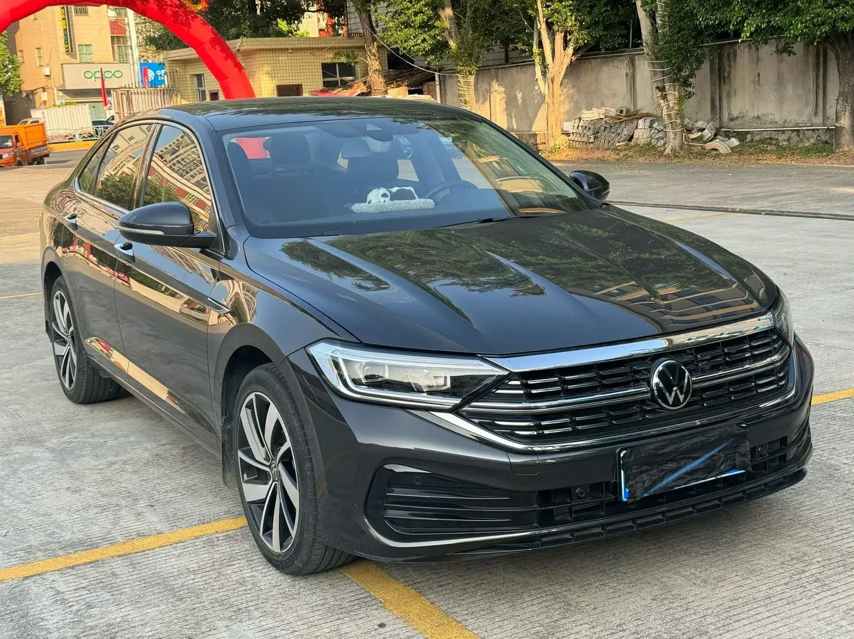 2023 VOLKSWAGEN SAGITAR thumbnail 3