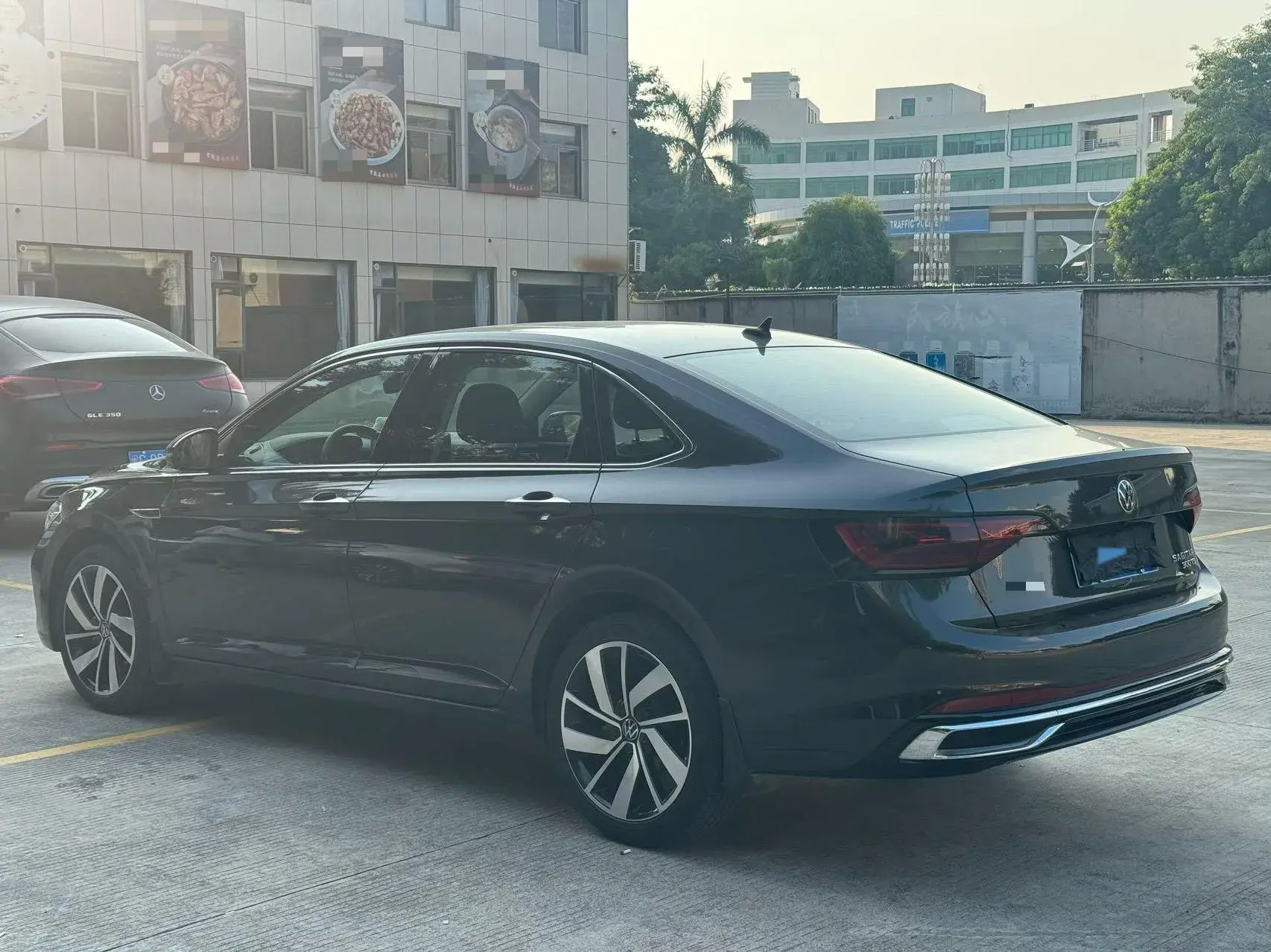 2023 VOLKSWAGEN SAGITAR thumbnail 4