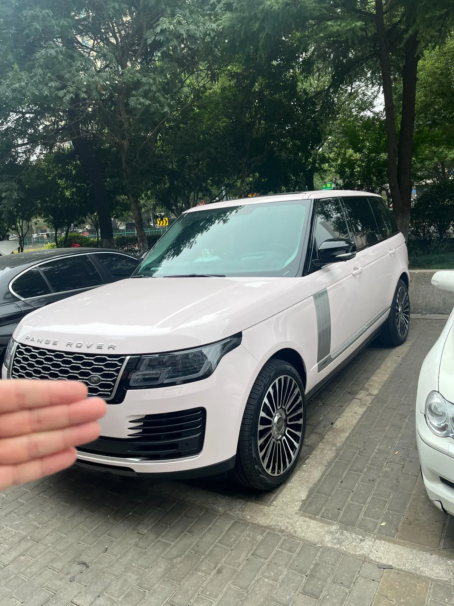 2021 LAND ROVER view 1