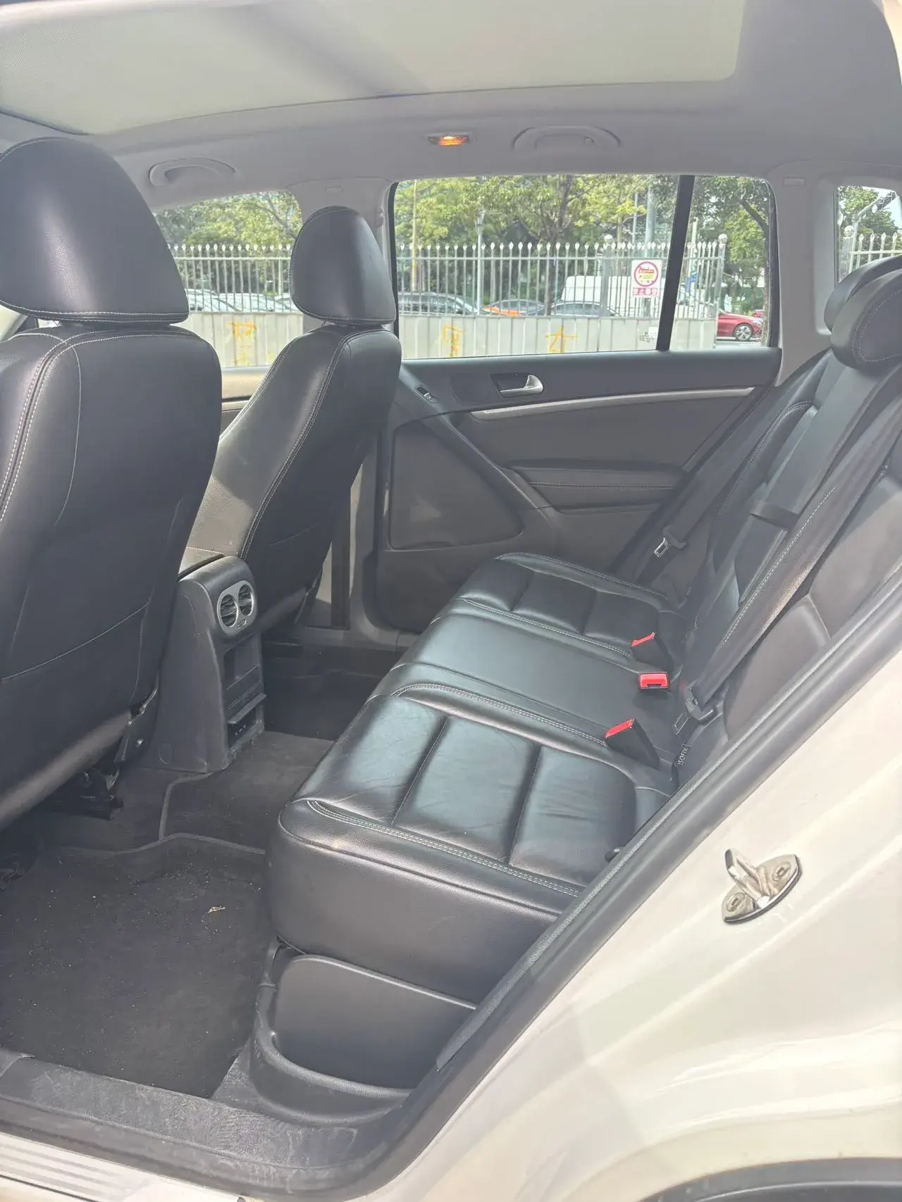 2016 VOLKSWAGEN TIGUAN thumbnail 4