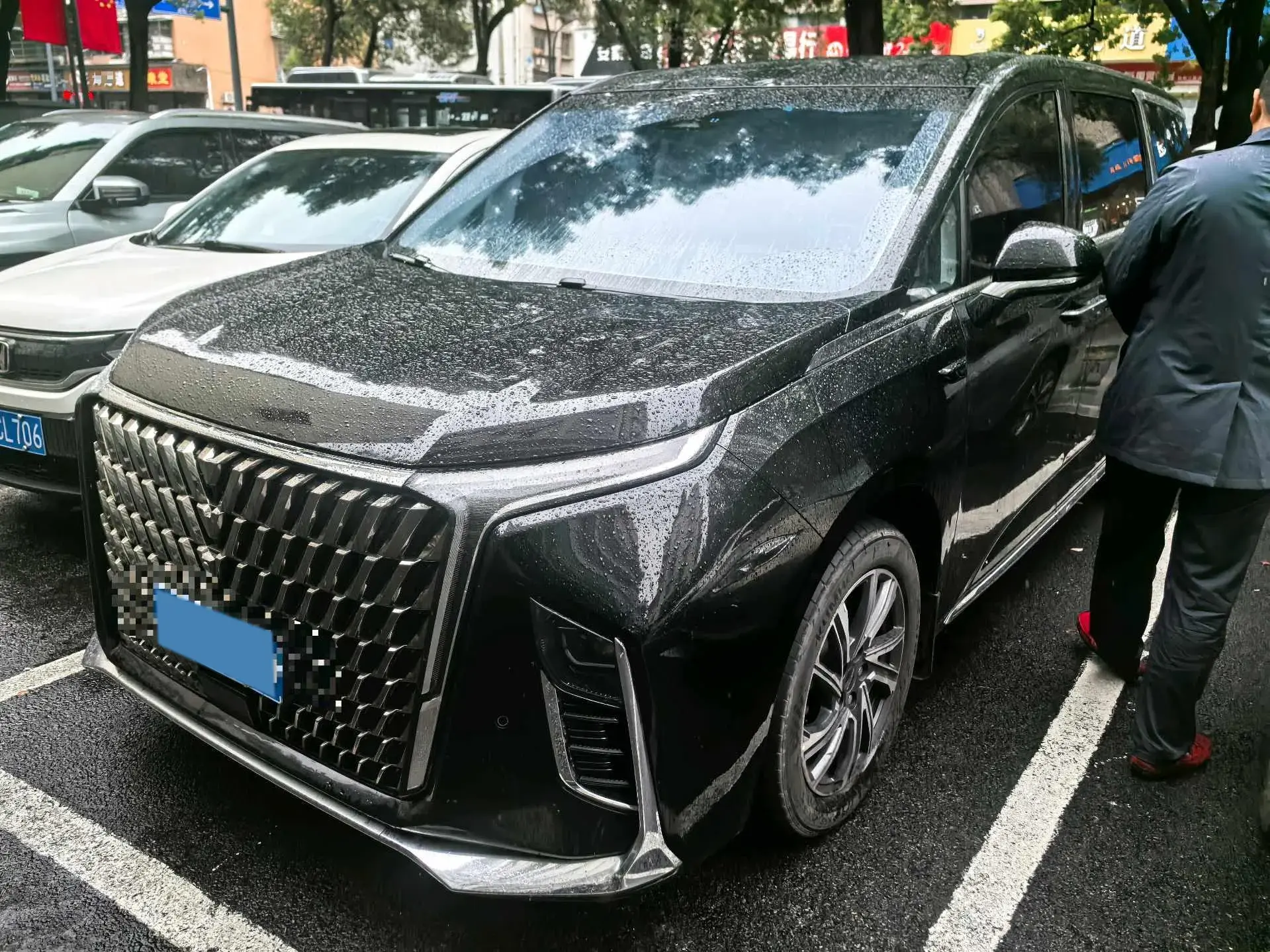 2022 MAXUS G90 view 1