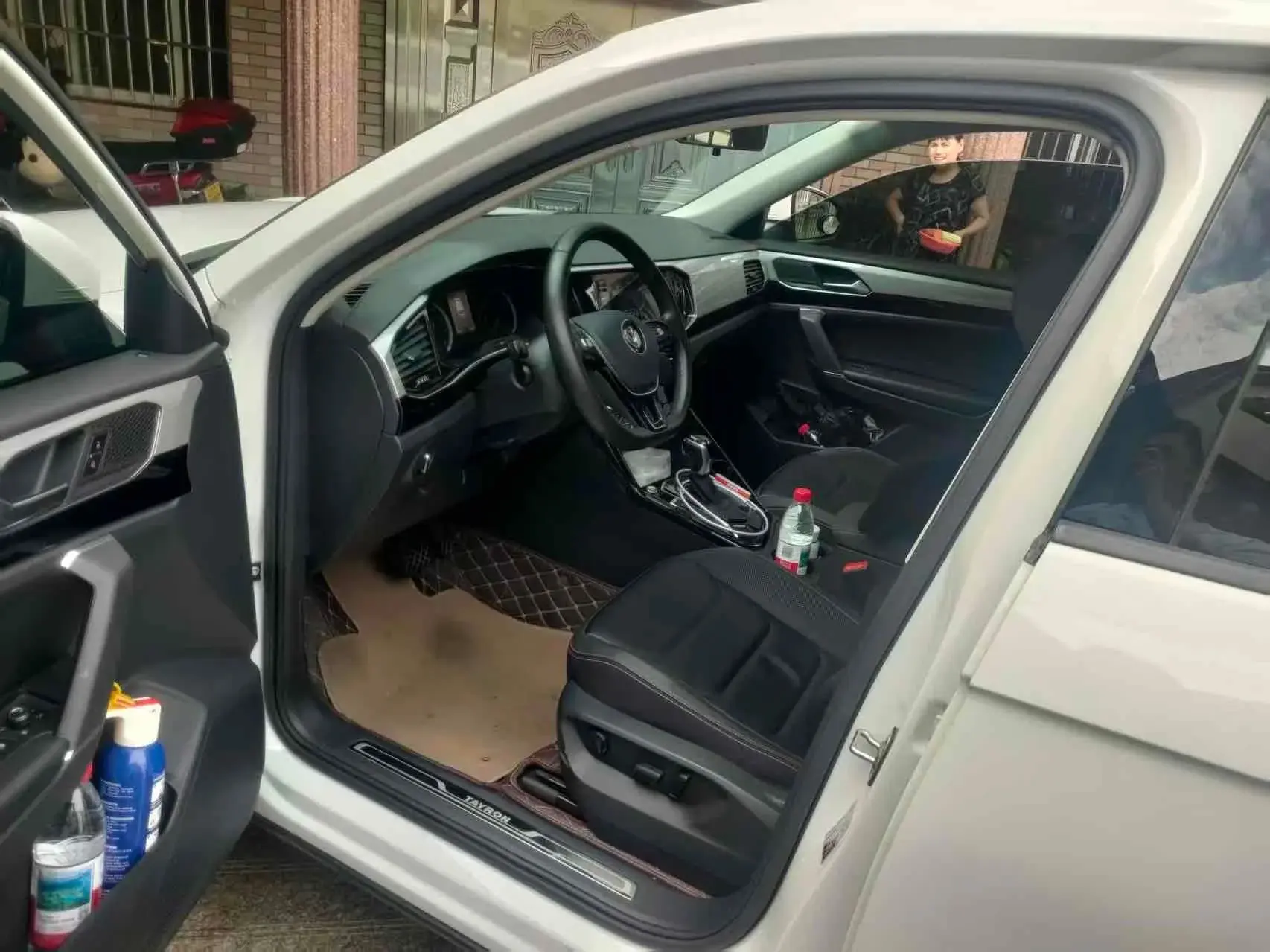 2019 VOLKSWAGEN TAYRON thumbnail 3