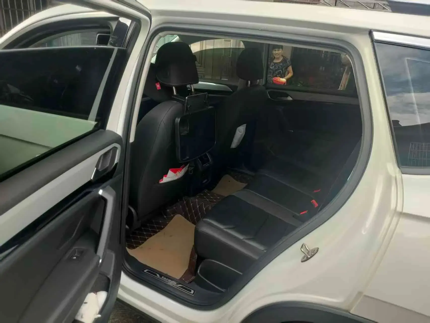 2019 VOLKSWAGEN TAYRON thumbnail 4