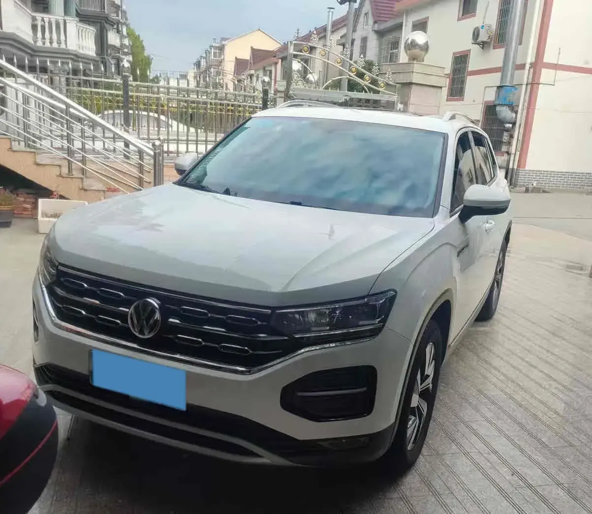 2019 VOLKSWAGEN TAYRON view 1