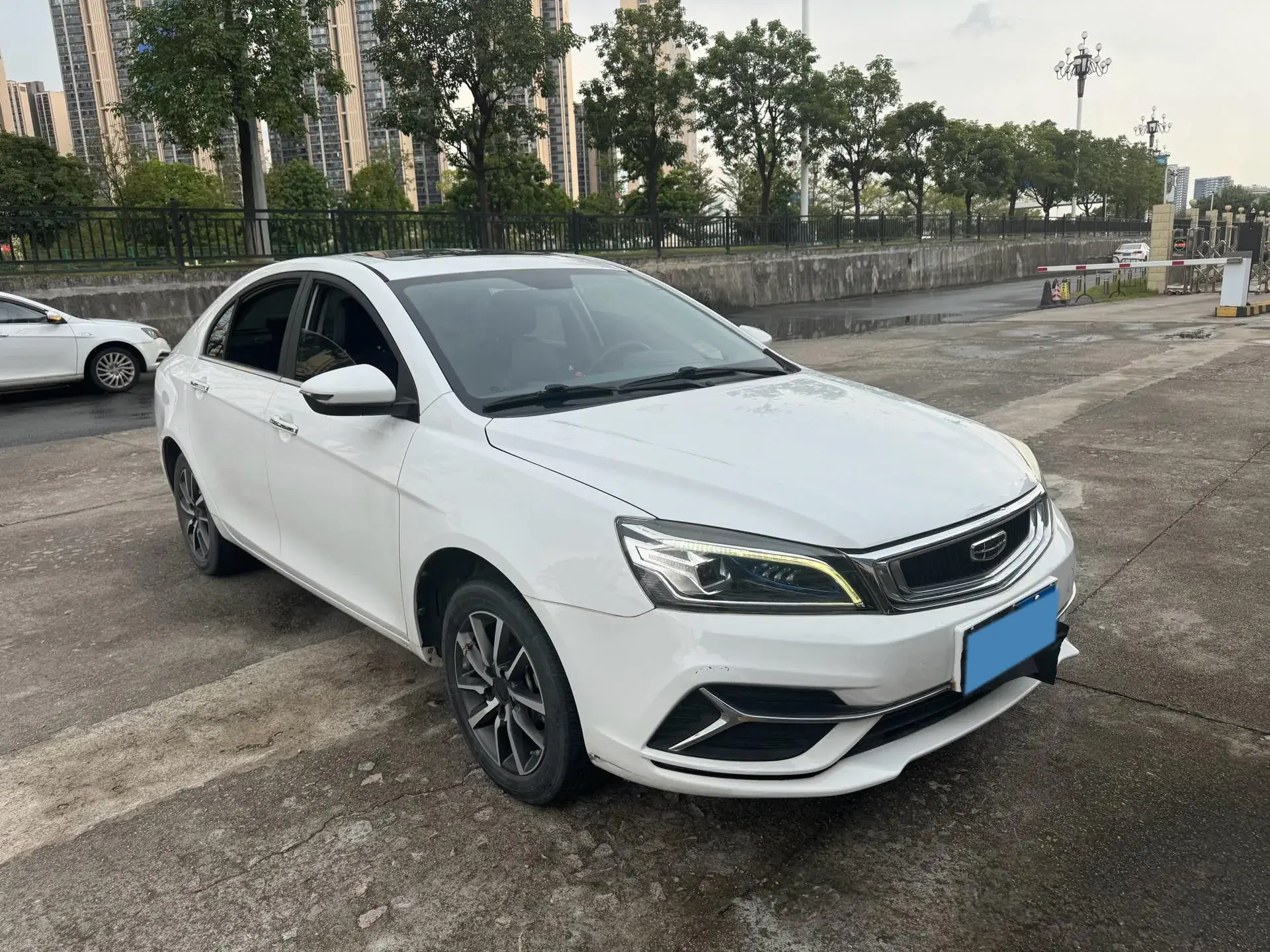2020 GEELY EMGRAND thumbnail 2