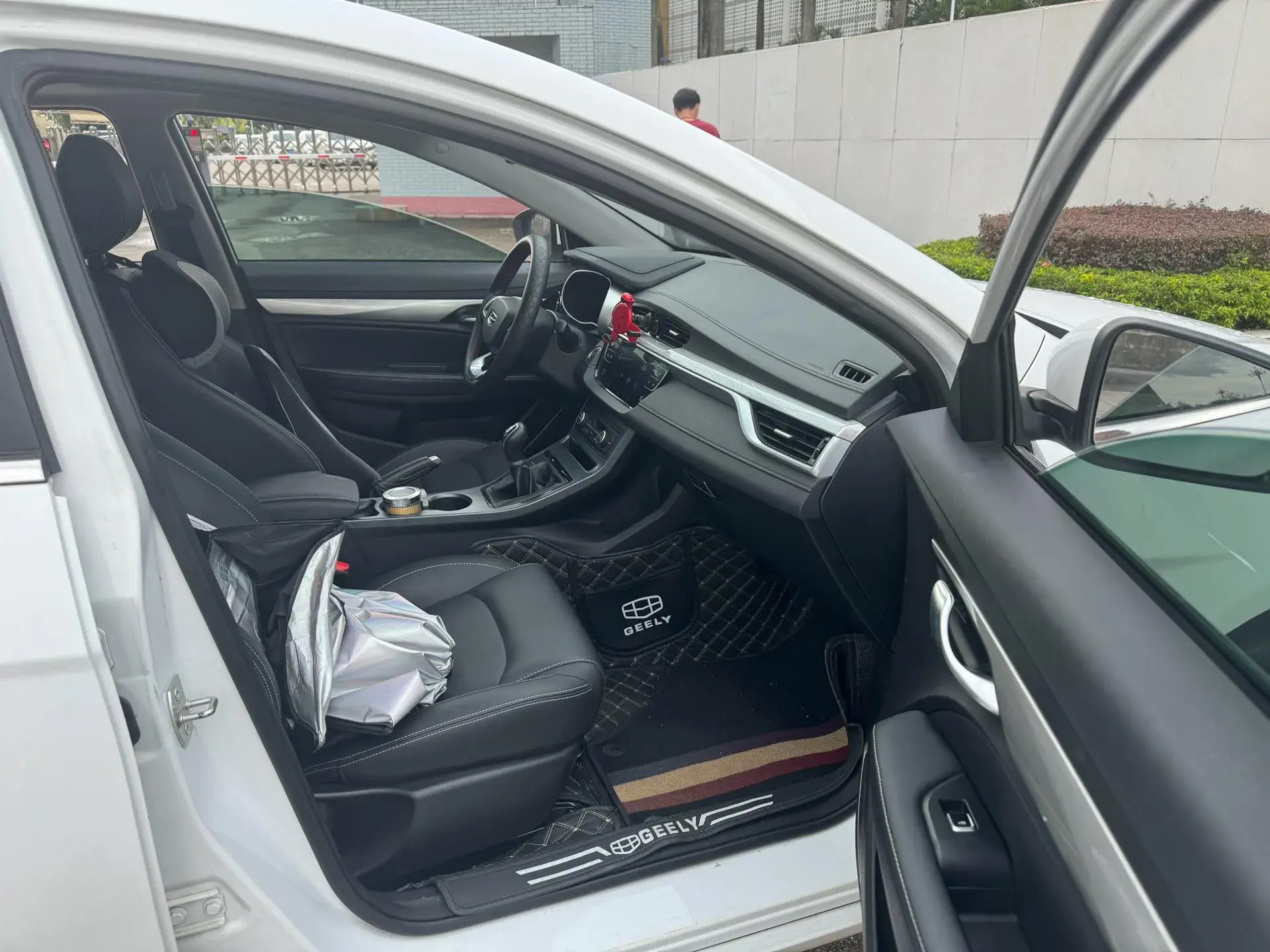 2020 GEELY EMGRAND thumbnail 3