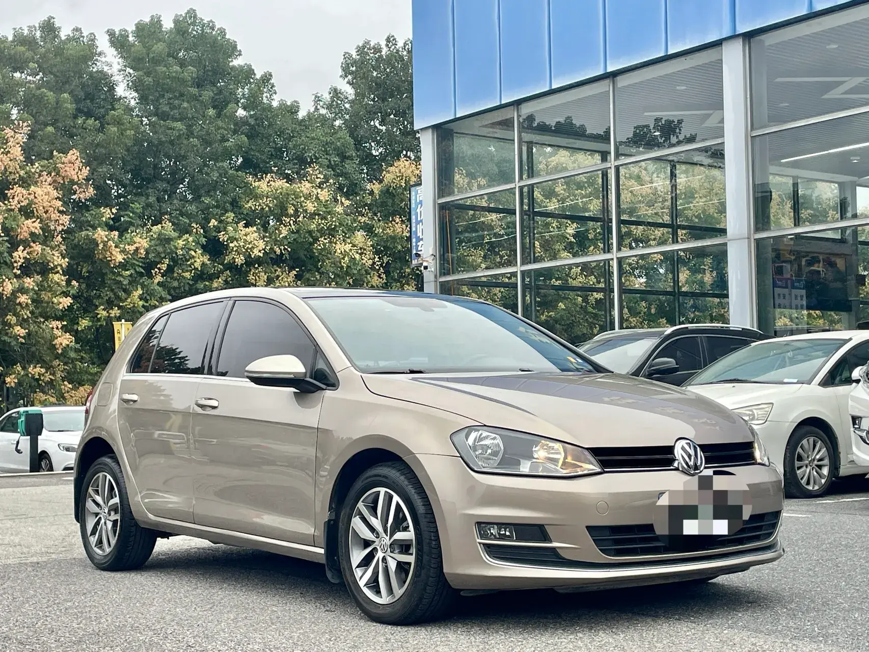 2016 VOLKSWAGEN GOLF thumbnail 3