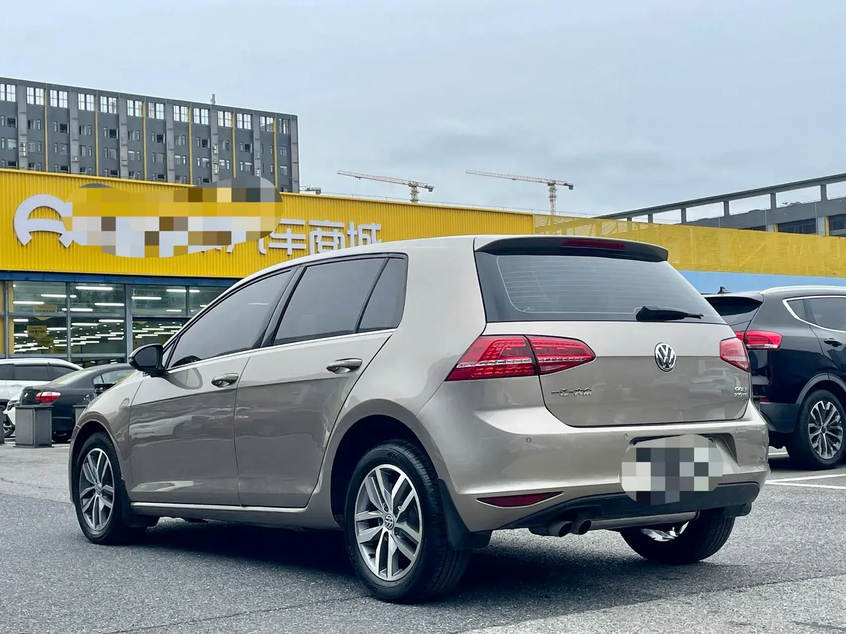 2016 VOLKSWAGEN GOLF thumbnail 4