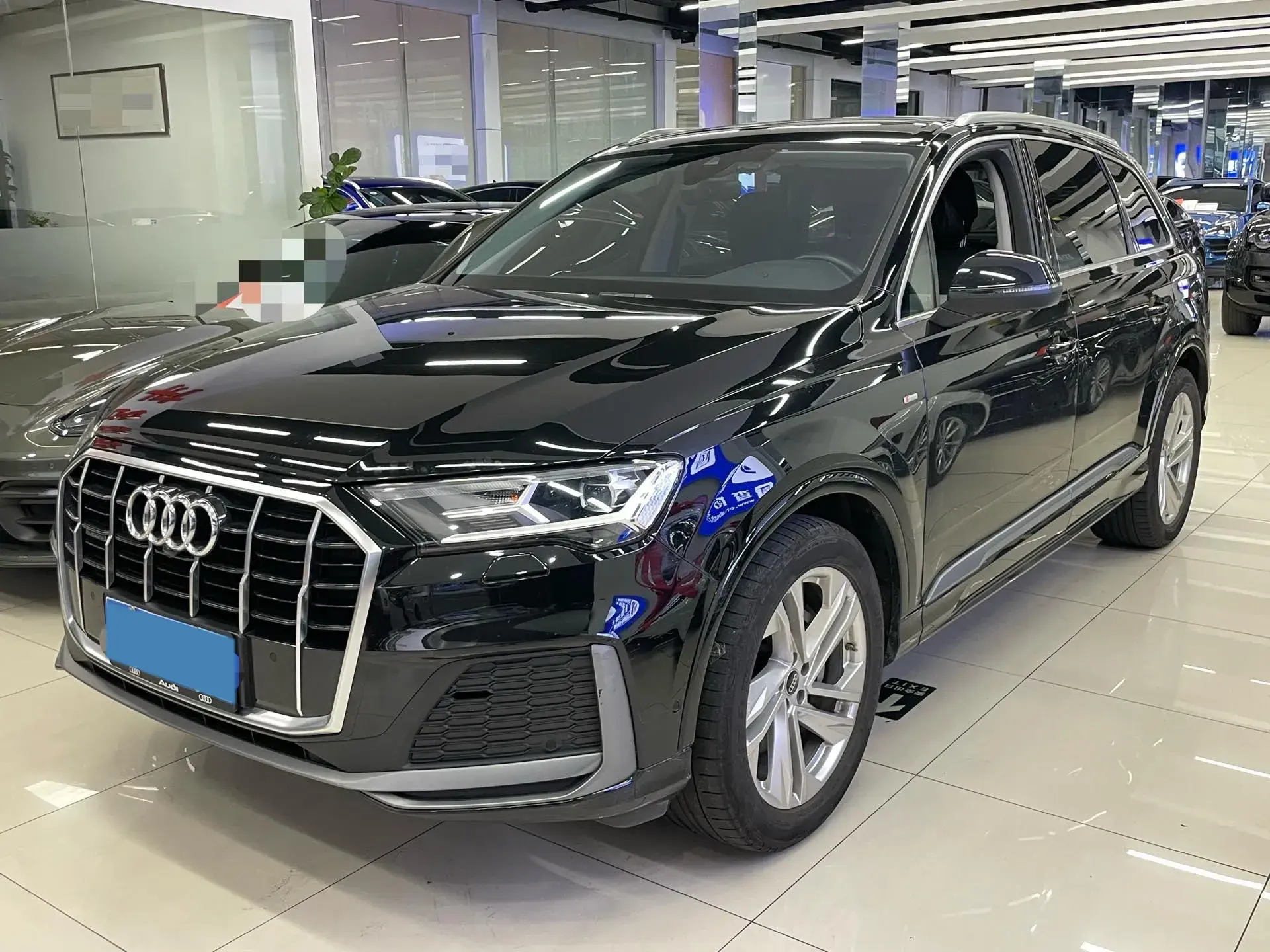 2023 AUDI Q7 view 1