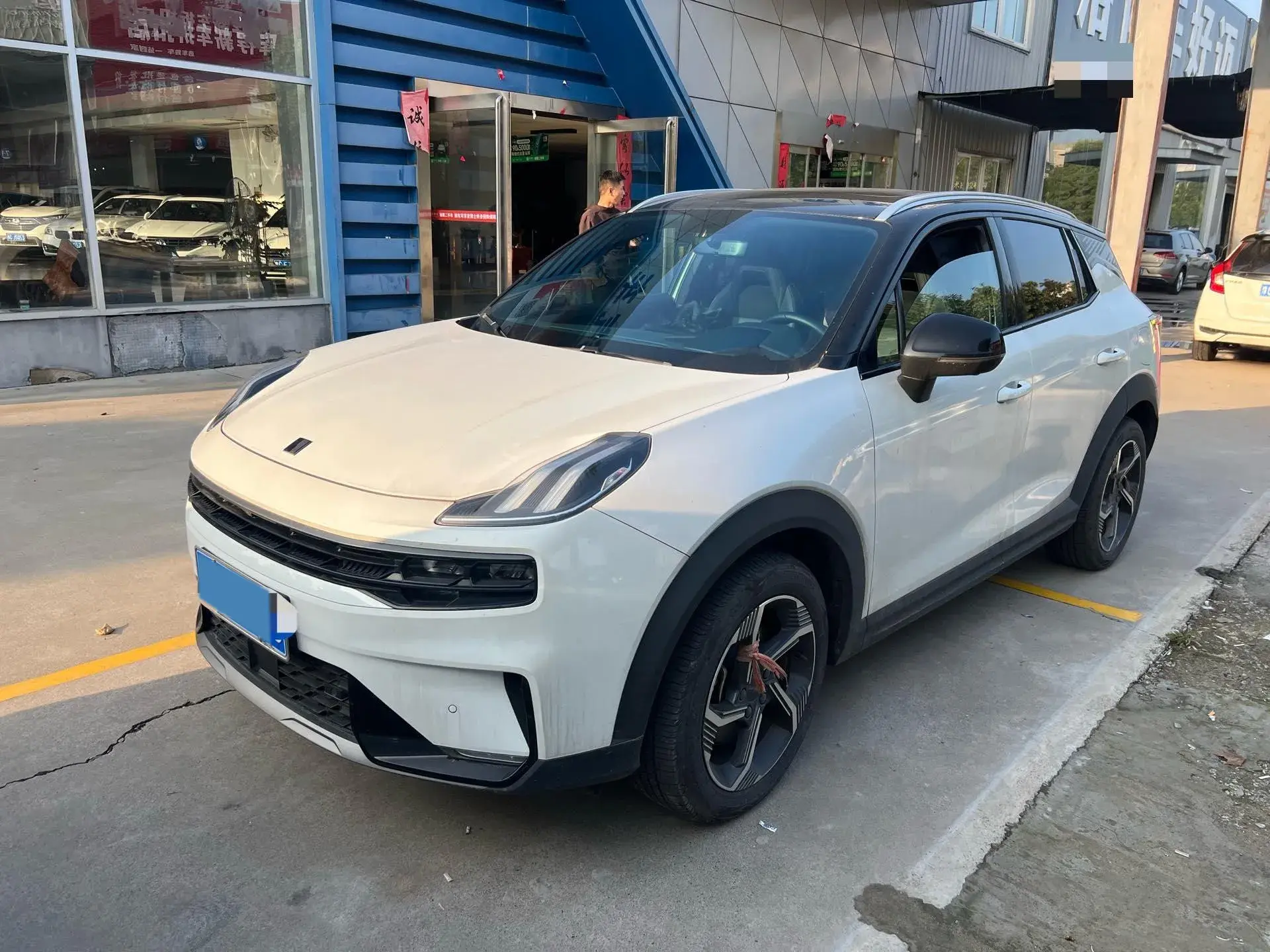 2020 LYNK&CO 06 view 1