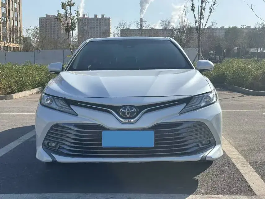 2019 TOYOTA CAMRY thumbnail 2