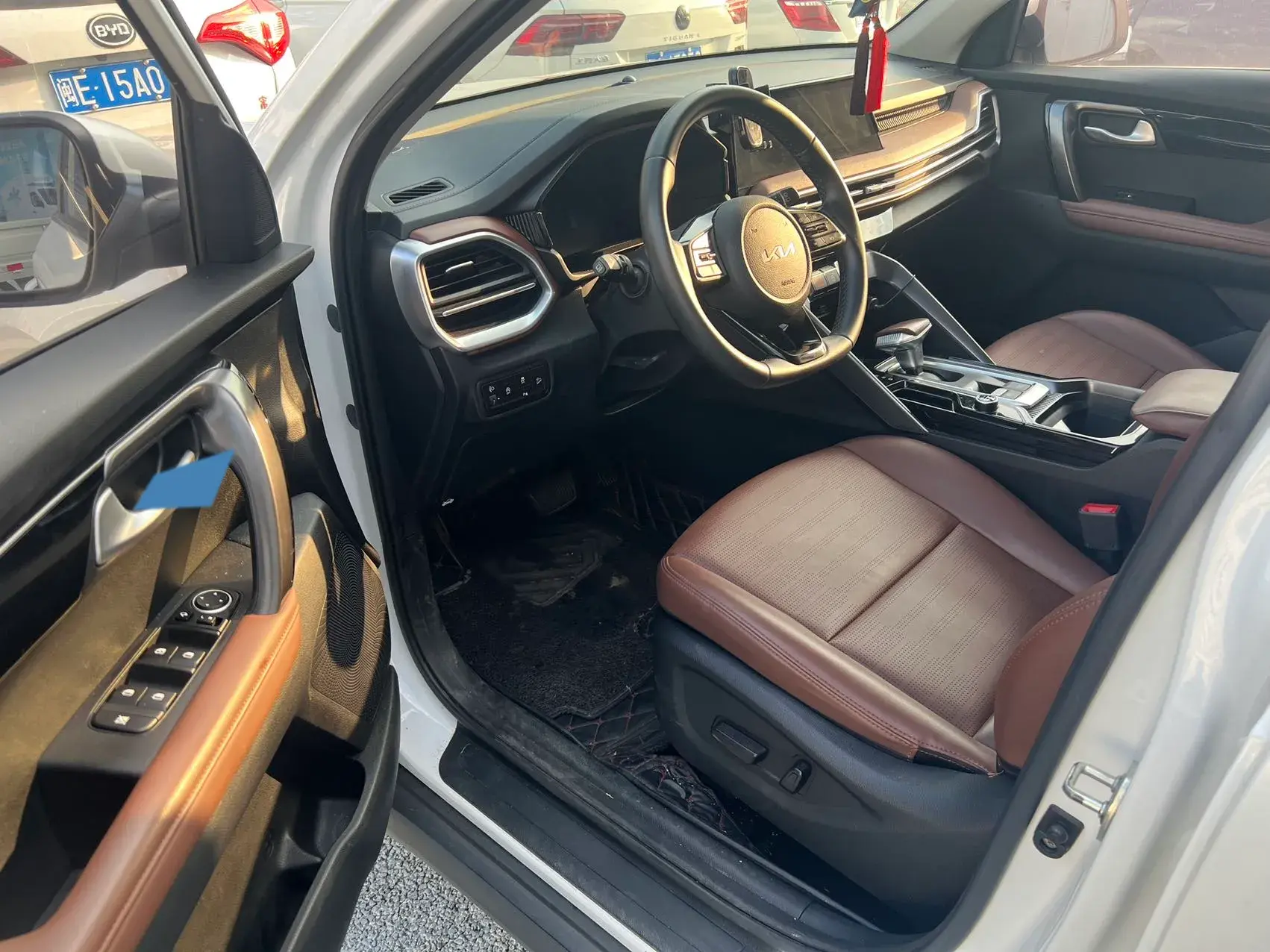 2021 KIA SPORTAGE thumbnail 4