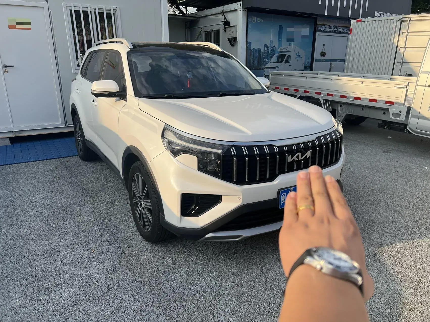 2021 KIA SPORTAGE thumbnail 2