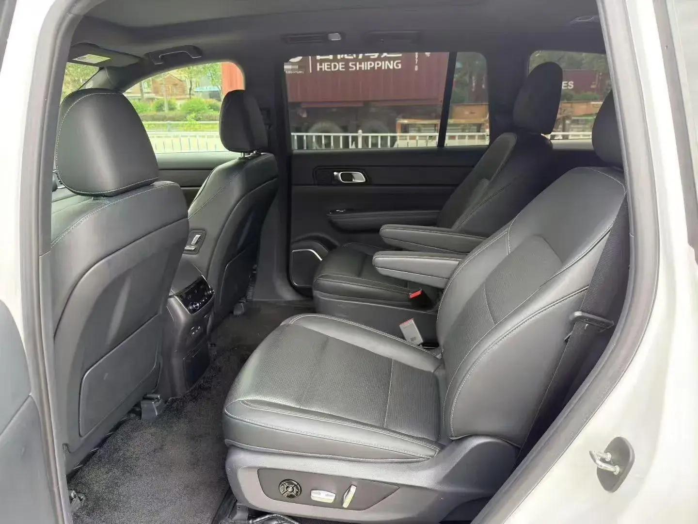 2021 LI ONE thumbnail 3