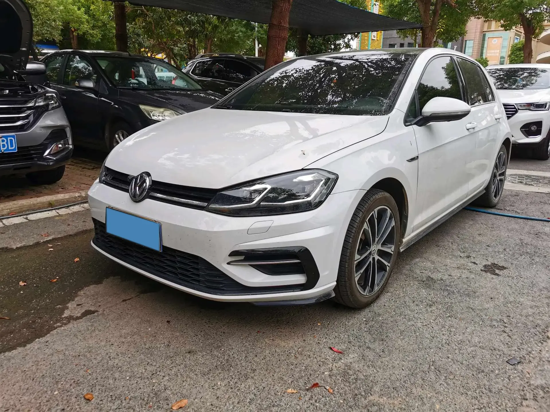 2020 VOLKSWAGEN GOLF view 1
