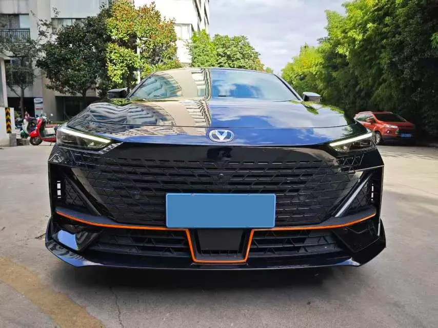 2023 CHANGAN UNI-V thumbnail 2