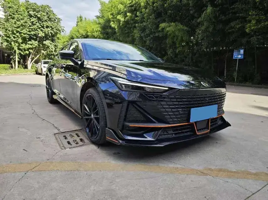 2023 CHANGAN UNI-V thumbnail 3