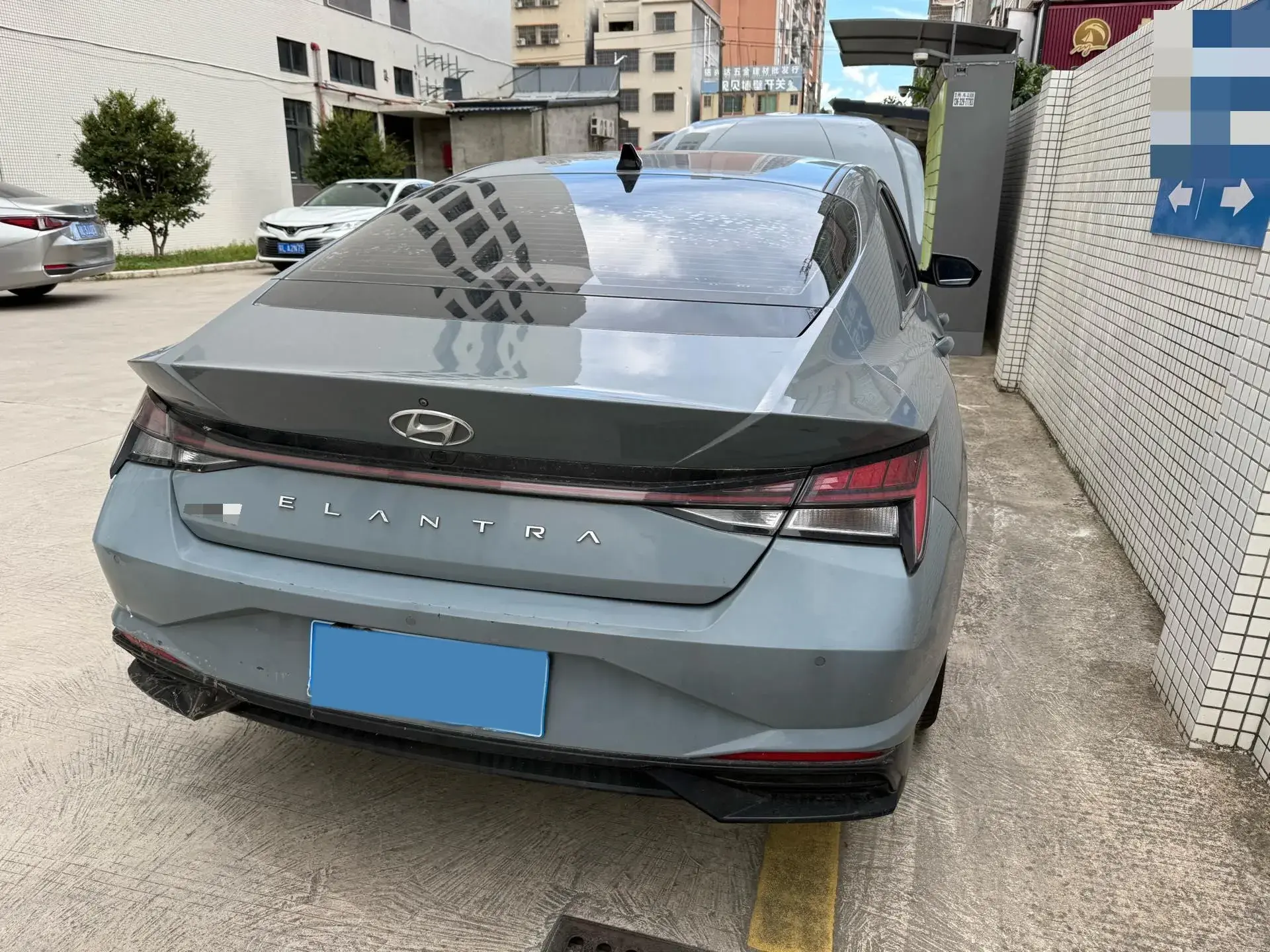 2021 HYUNDAI ELANTRA thumbnail 4