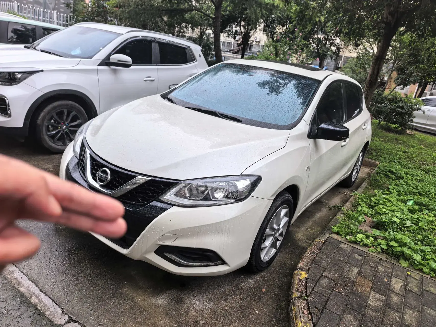 2020 NISSAN TIIDA view 1