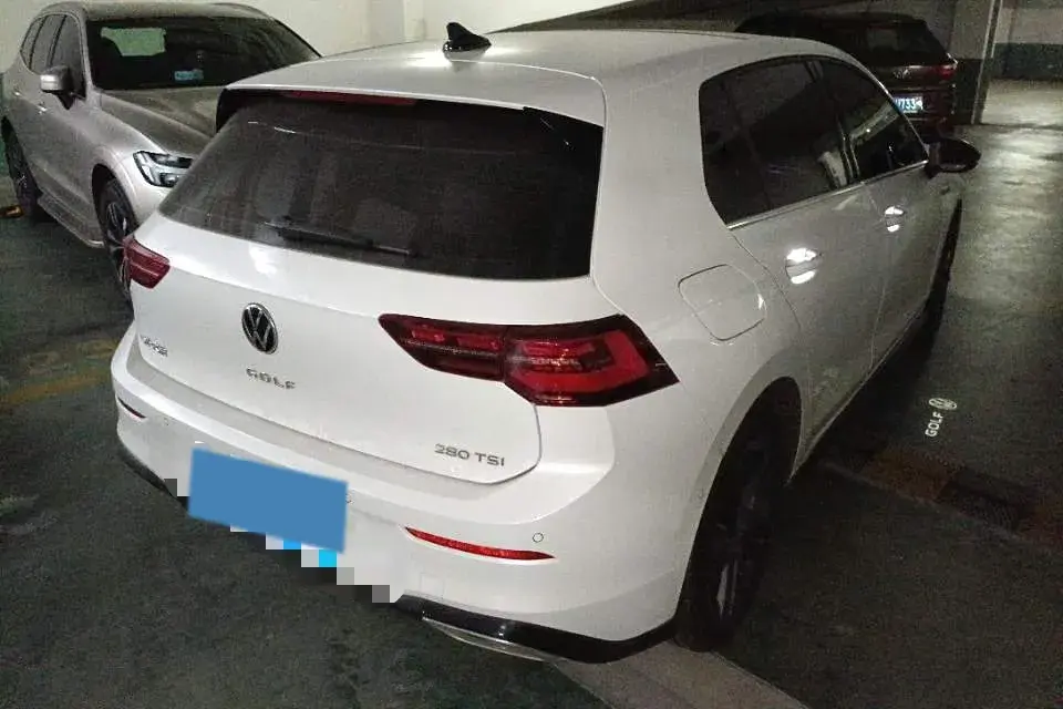 2023 VOLKSWAGEN GOLF thumbnail 3