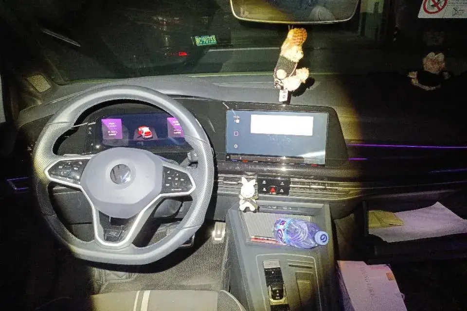 2023 VOLKSWAGEN GOLF thumbnail 4