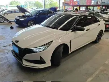 2022 HYUNDAI ELANTRA view 1