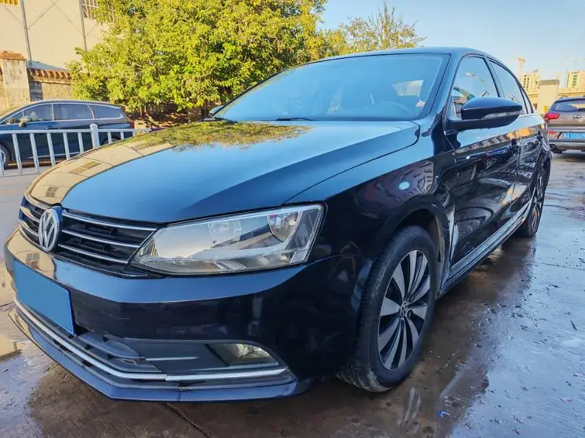 2018 VOLKSWAGEN SAGITAR view 1