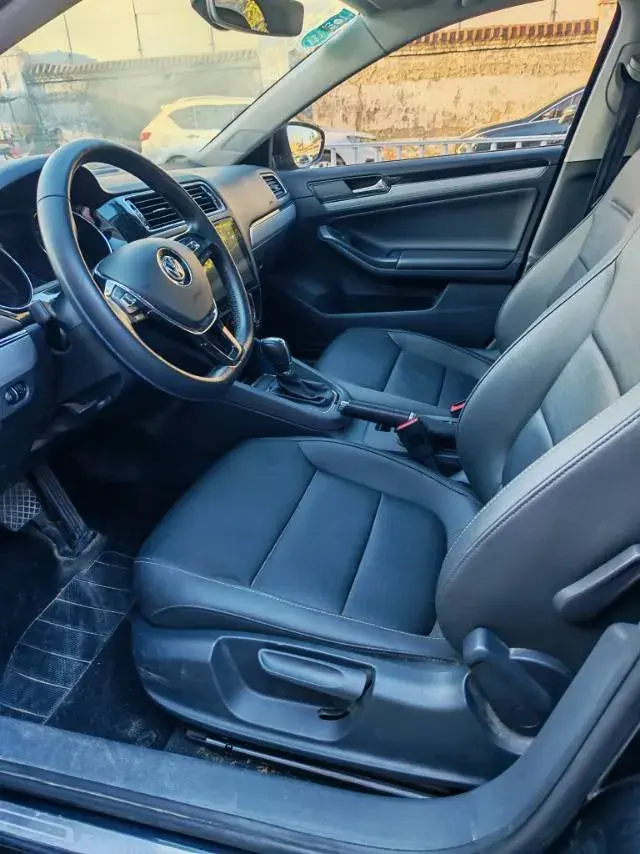 2018 VOLKSWAGEN SAGITAR thumbnail 4