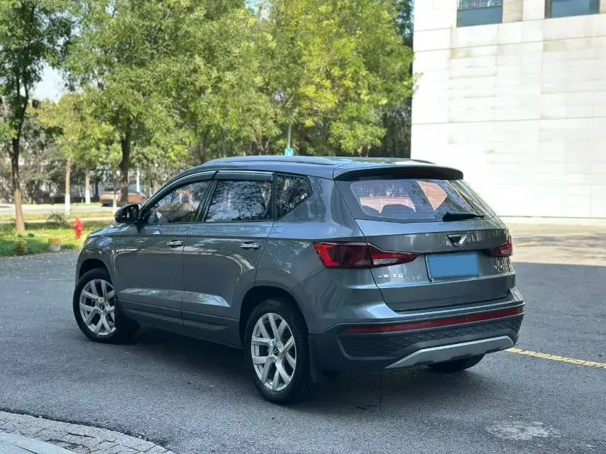 2022 JETTA VS5 thumbnail 4