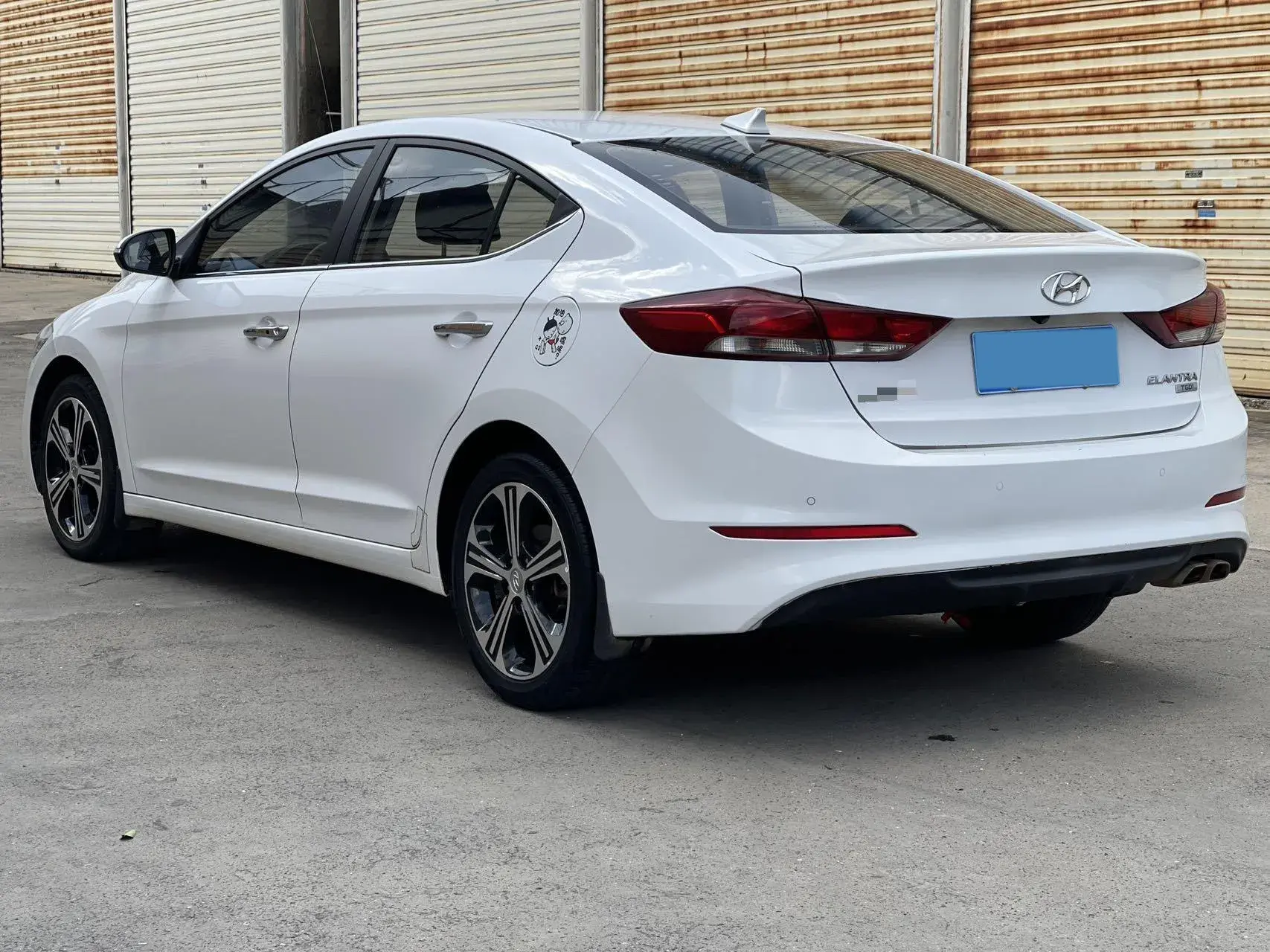 2018 HYUNDAI ELANTRA thumbnail 4