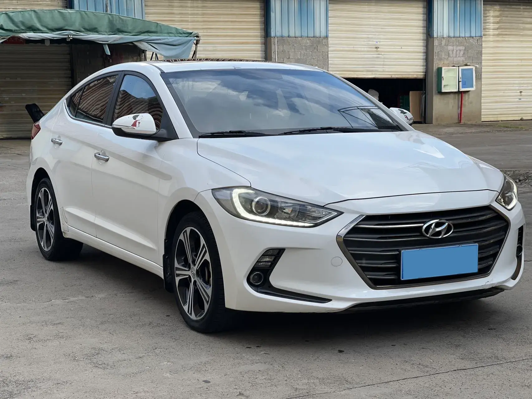 2018 HYUNDAI ELANTRA thumbnail 3