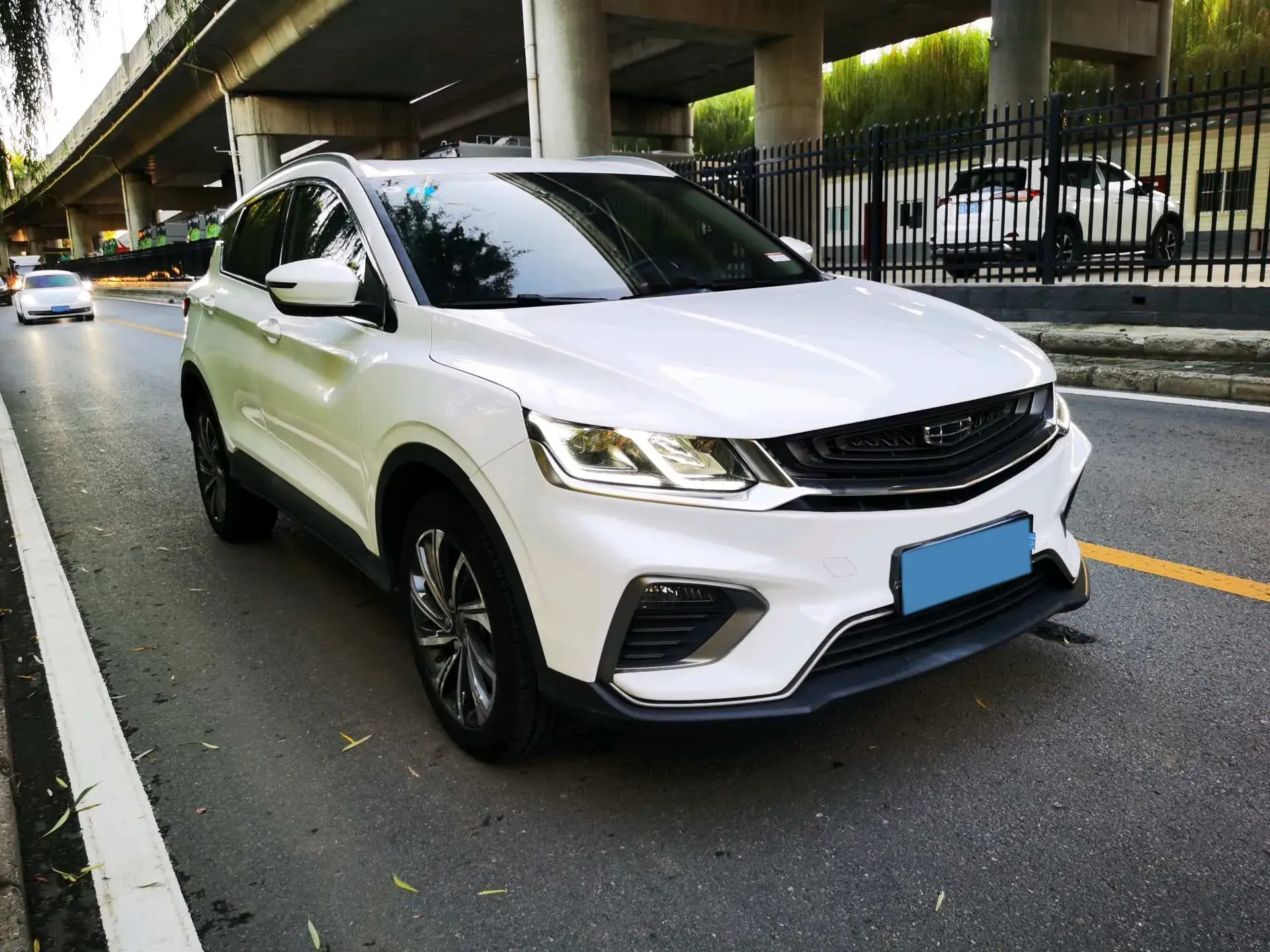 2019 GEELY COOLRAY thumbnail 3