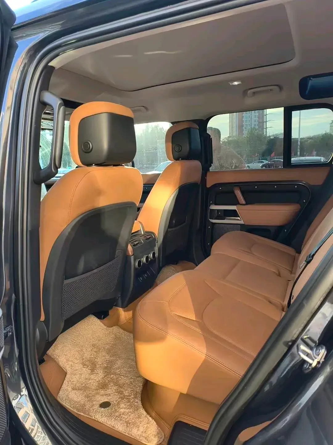 2023 LAND ROVER thumbnail 3