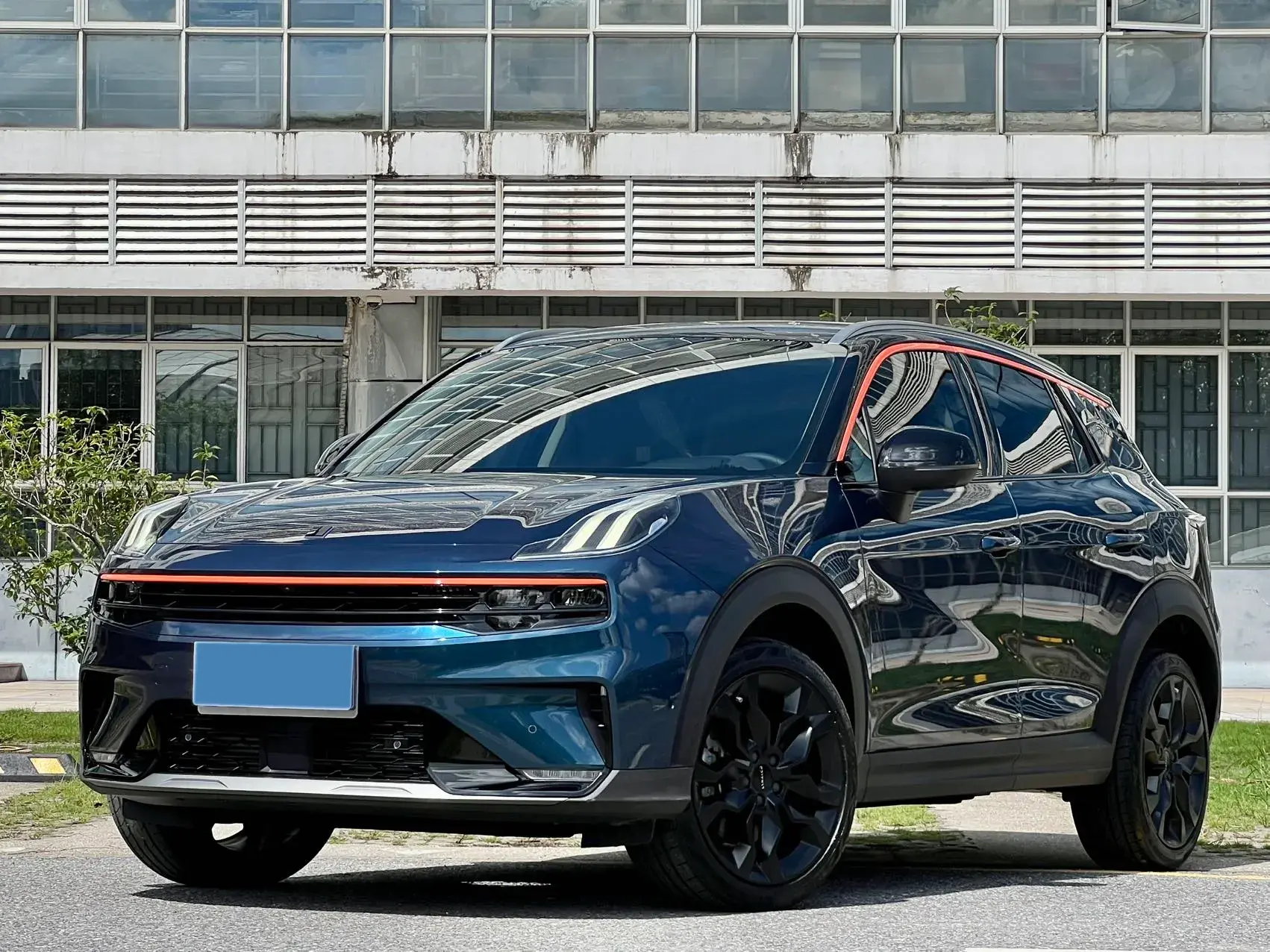 2020 LYNK&CO 06 view 1