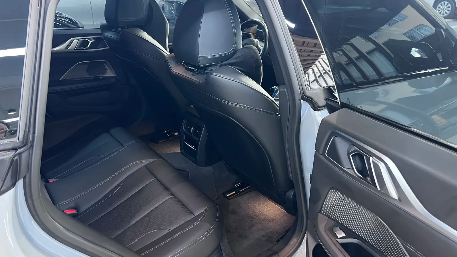 2022 BMW i4 BEV 83.9KWH,autocango,china used car exporter,china ev exporter,chinese used car exporter,chinese used ev exporter