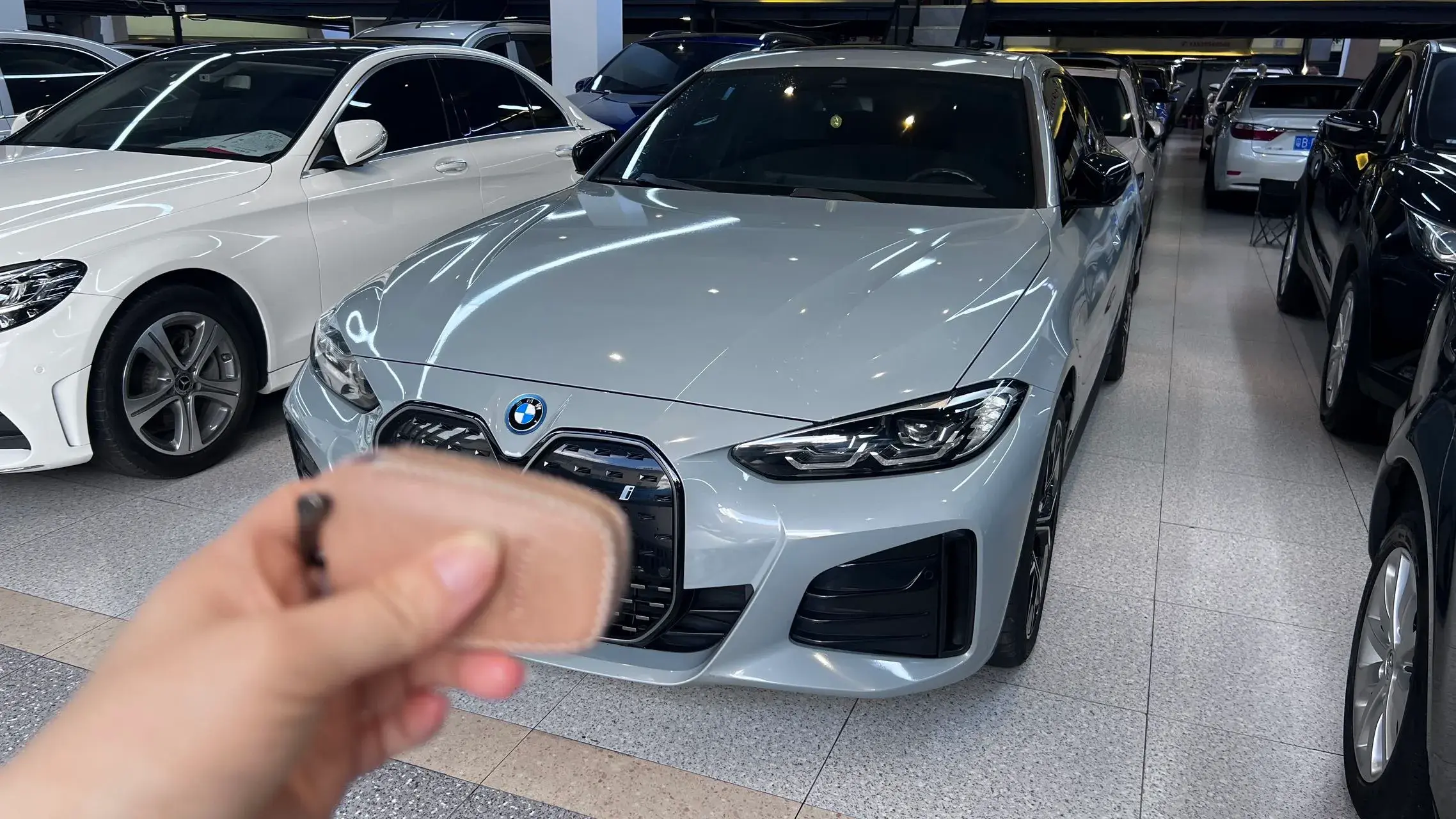 2022 BMW I4 thumbnail 2