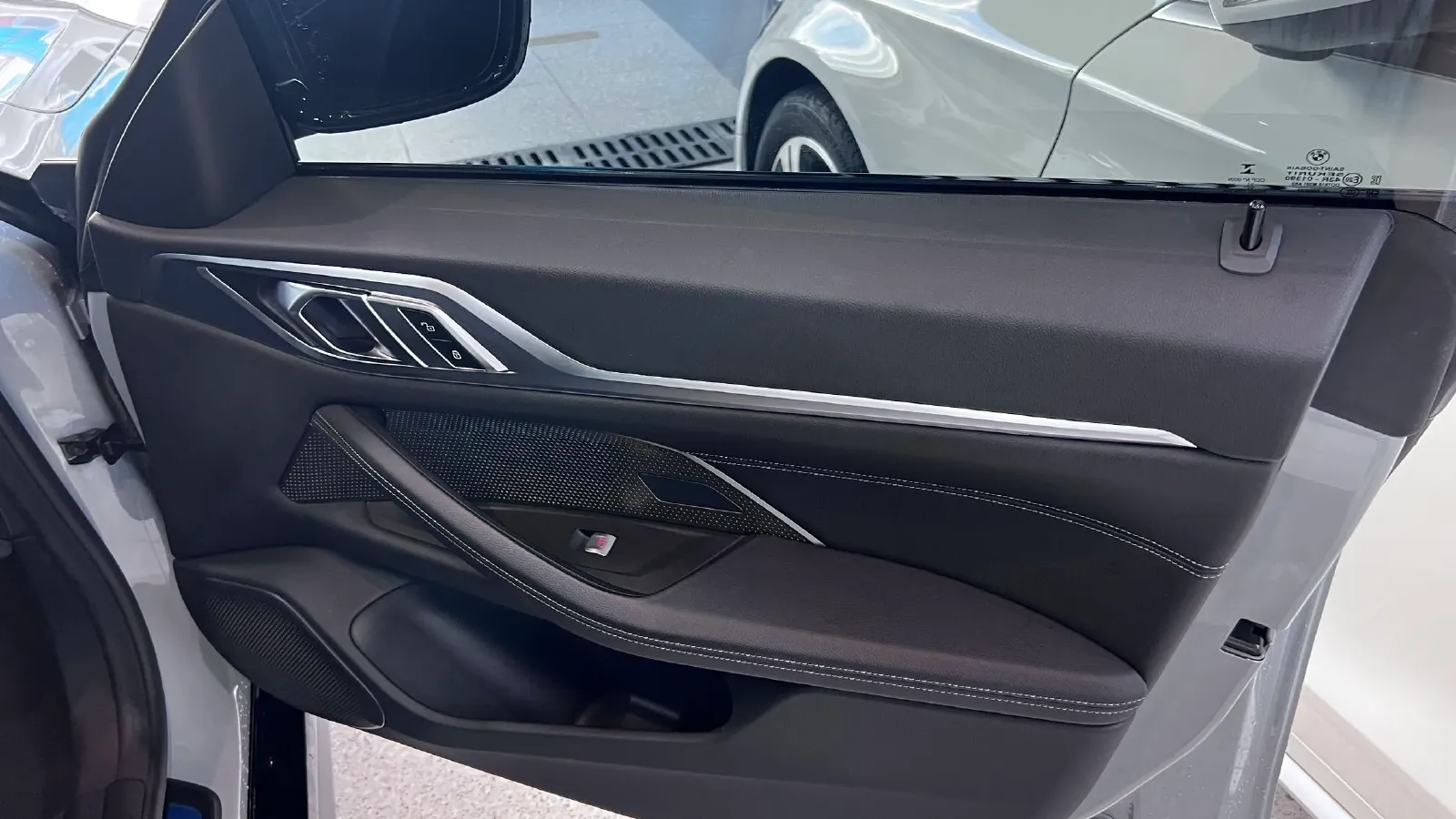 2022 BMW i4 BEV 83.9KWH,autocango,china used car exporter,china ev exporter,chinese used car exporter,chinese used ev exporter