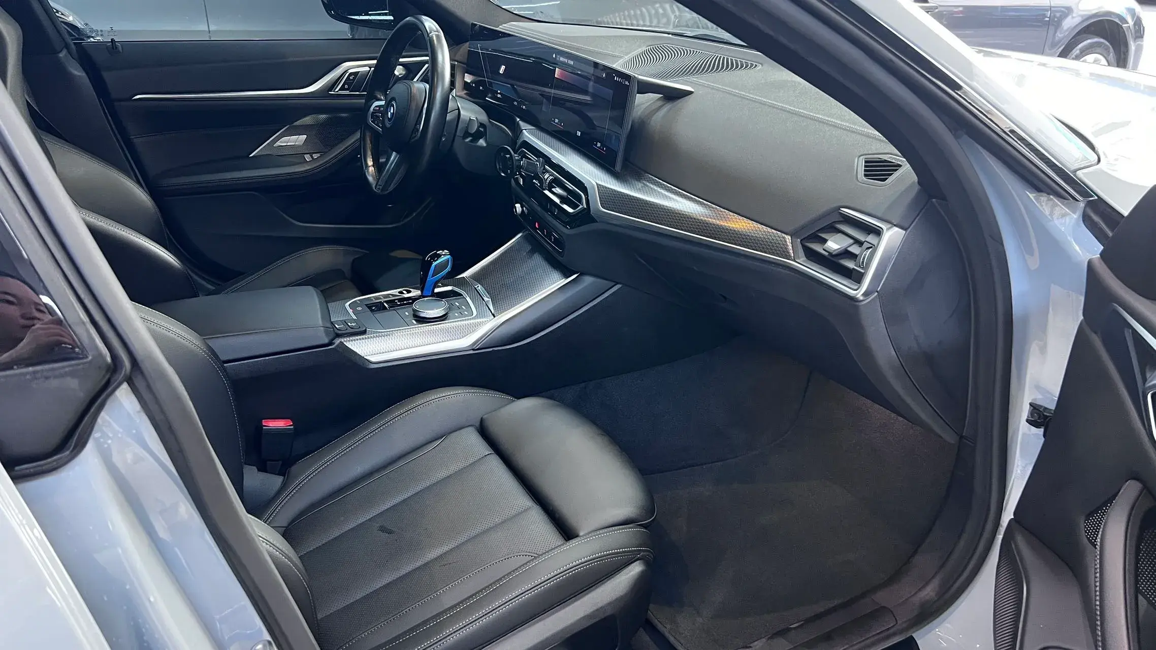 2022 BMW I4 thumbnail 4