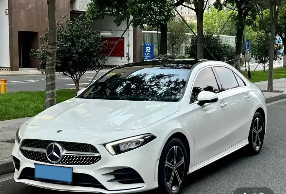 2021 MERCEDES-BENZ A view 1