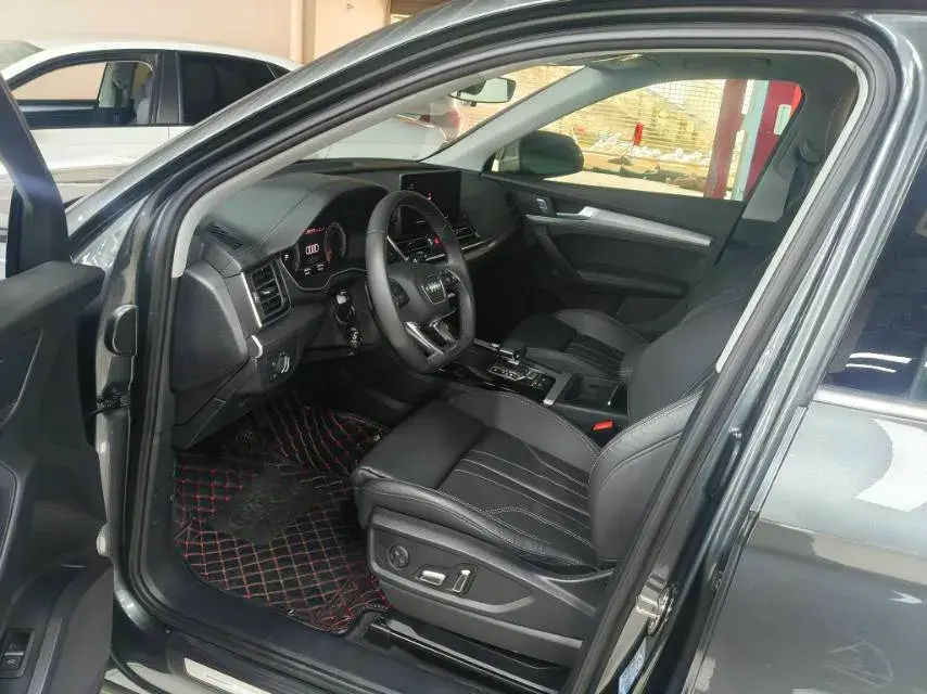 2024 AUDI Q5L thumbnail 2