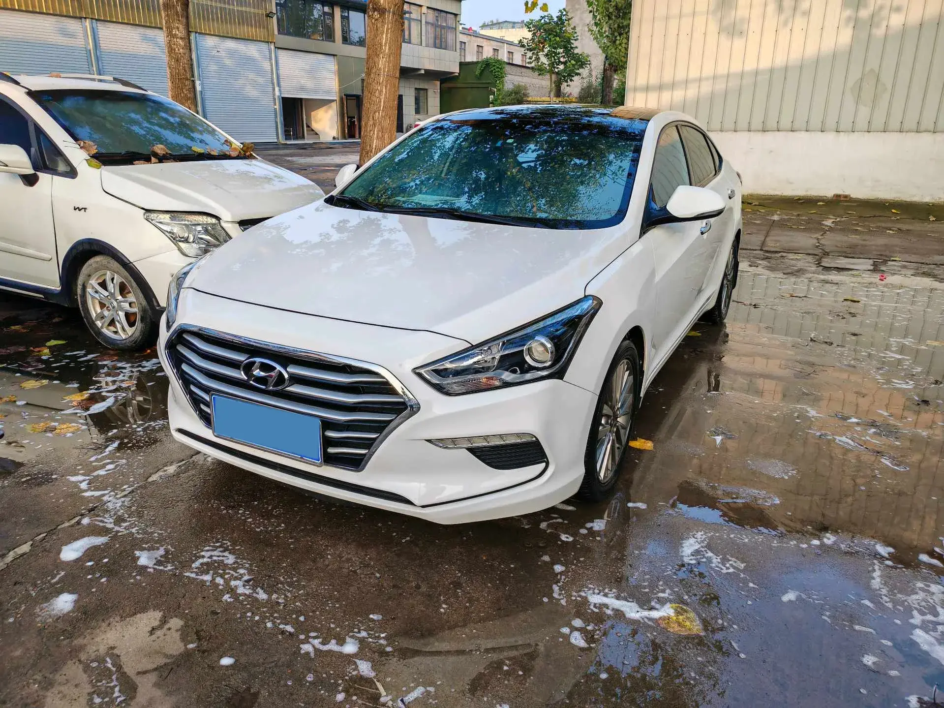 2017 HYUNDAI MISTRA view 1