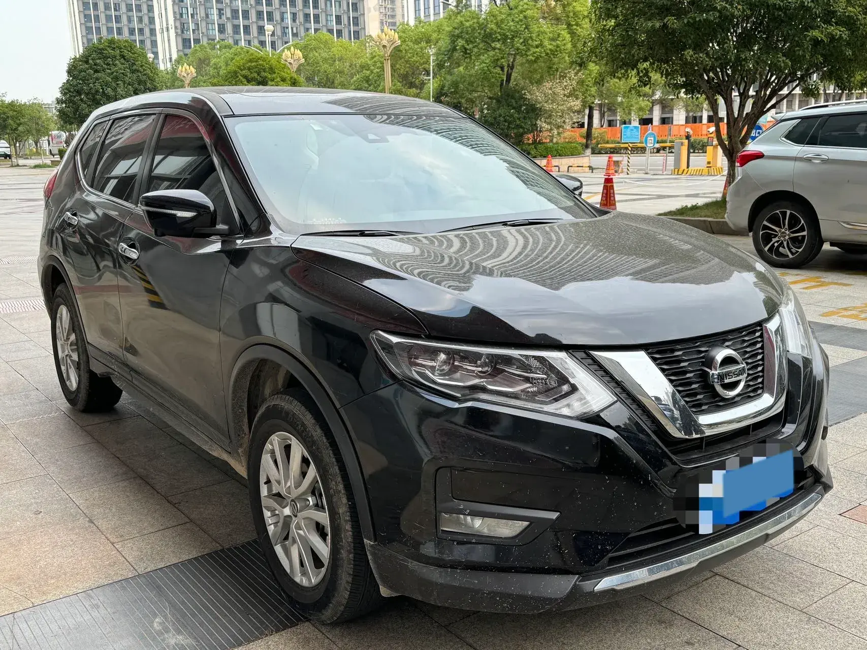 2023 NISSAN X-TRAIL thumbnail 2
