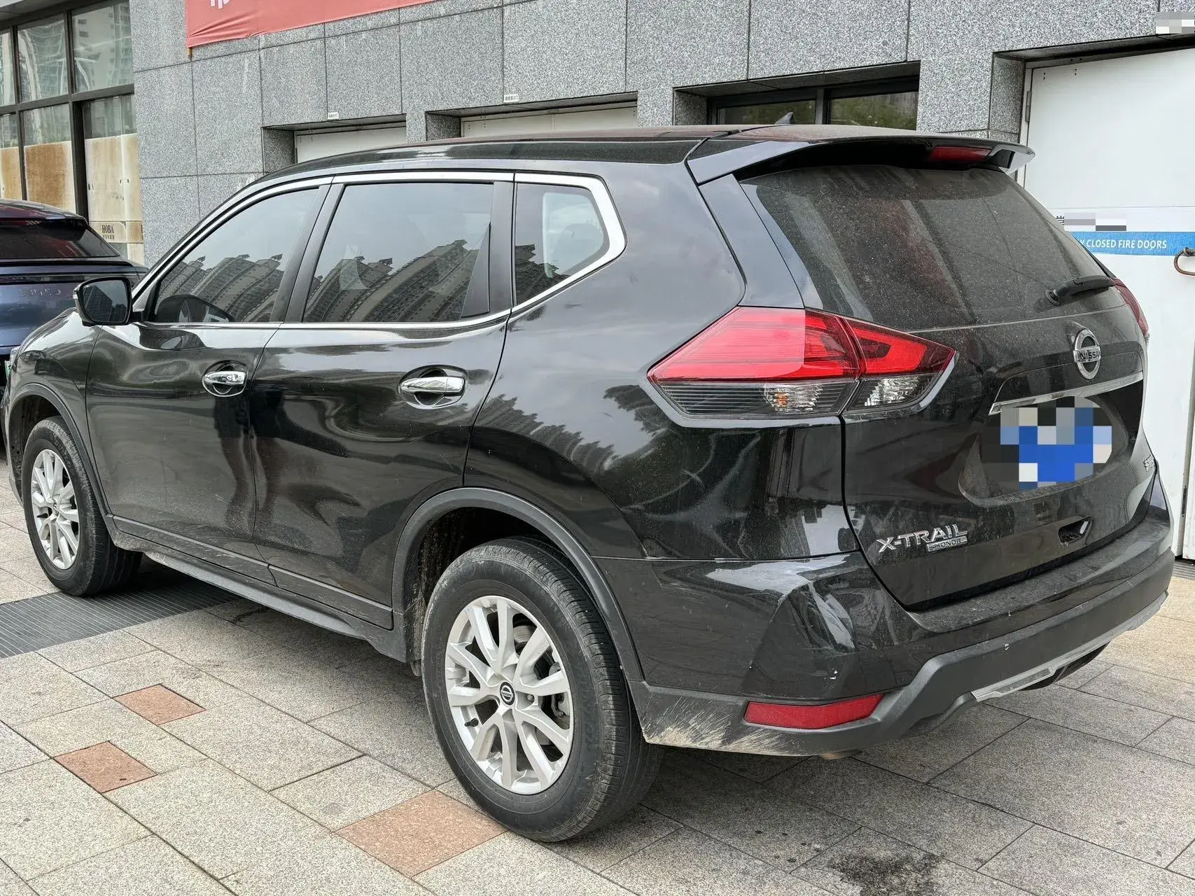 2023 NISSAN X-TRAIL thumbnail 3